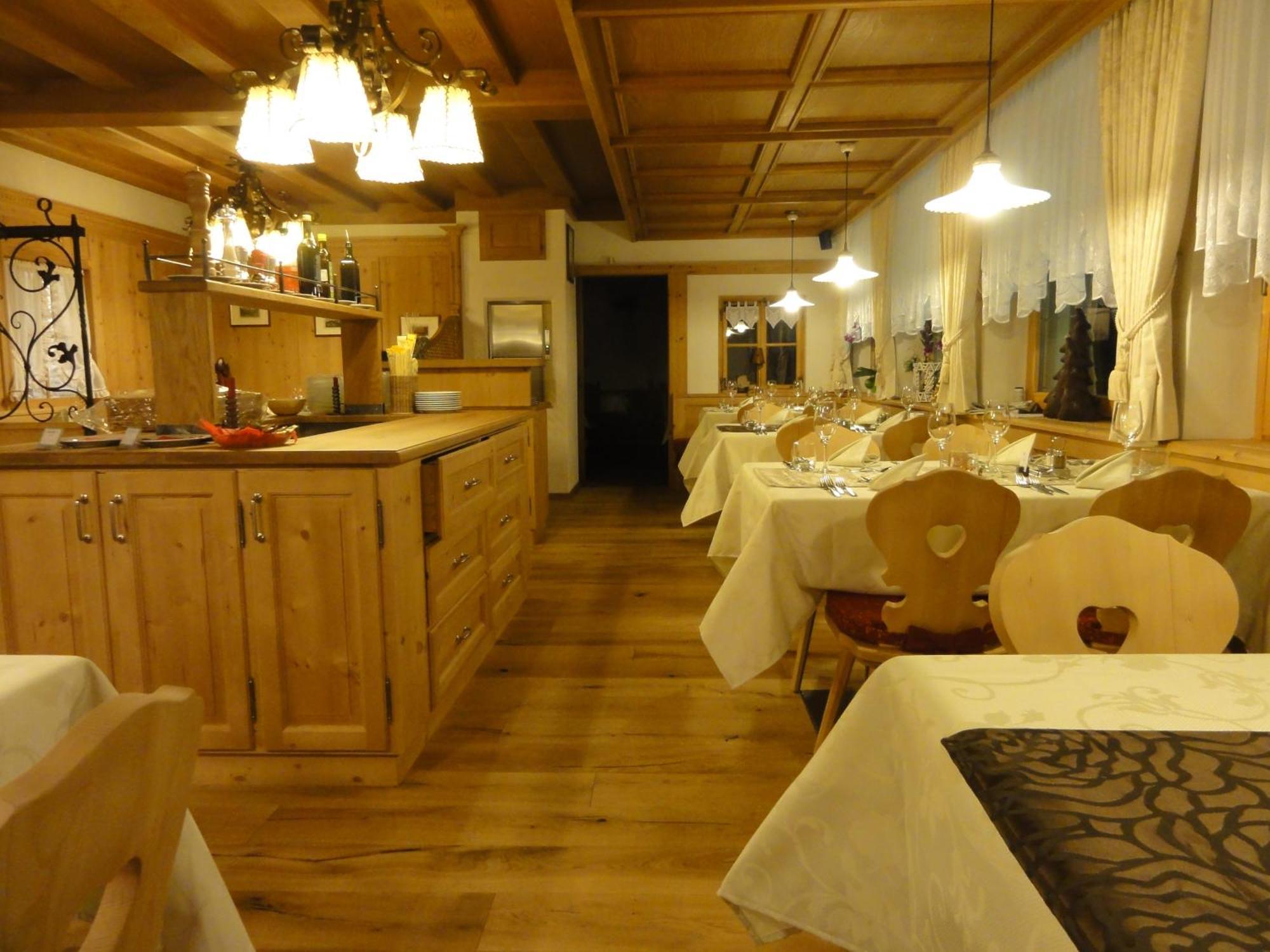 Hotel Stauder Dobbiaco Esterno foto