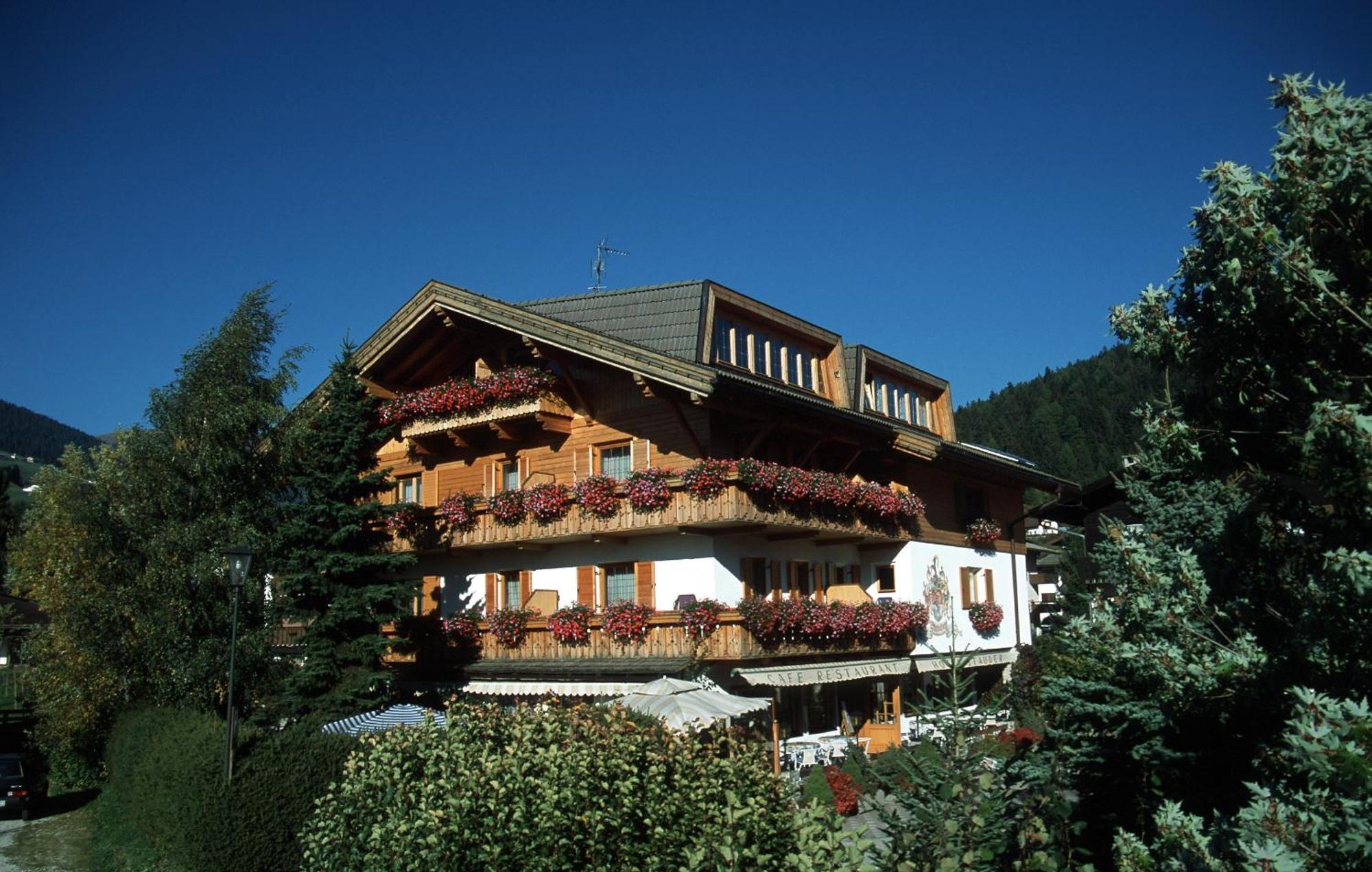 Hotel Stauder Dobbiaco Esterno foto