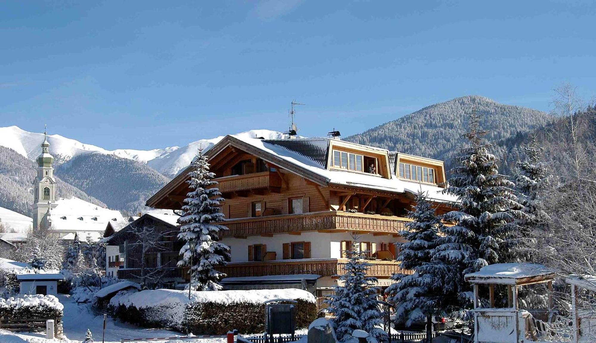 Hotel Stauder Dobbiaco Esterno foto